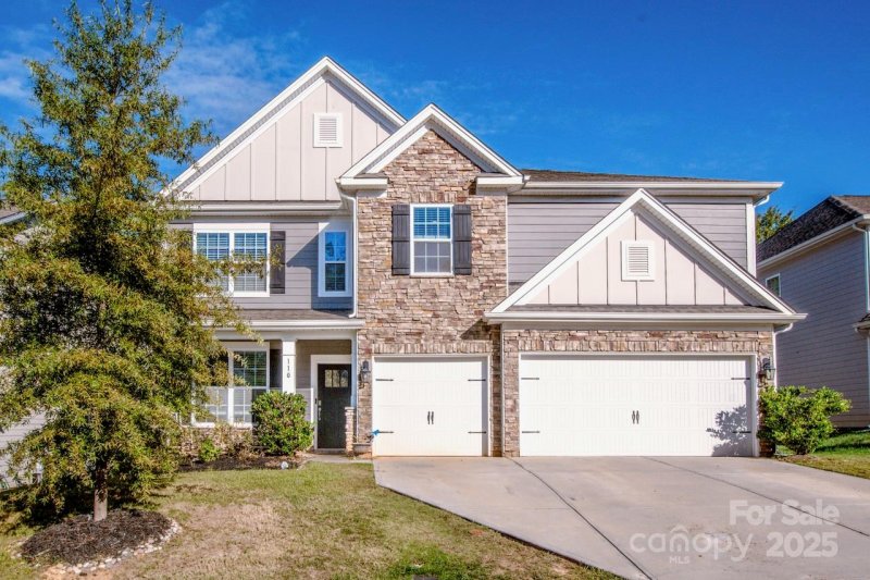 Property image 3 of 110 W Northstone Road in Meadows at Coddle Creek, Mooresville, NC 28115