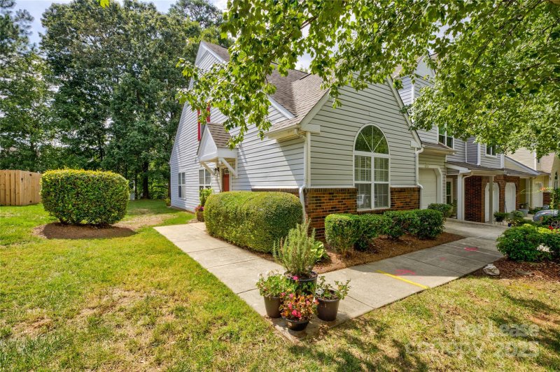 Property image 3 at 9014 Roseton Lane, Charlotte, NC 28277