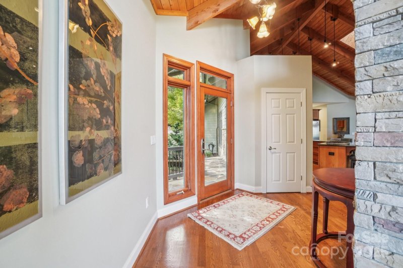 Property image 3 of 107 Woodglen Court in Kenmure, Flat Rock, NC 28731