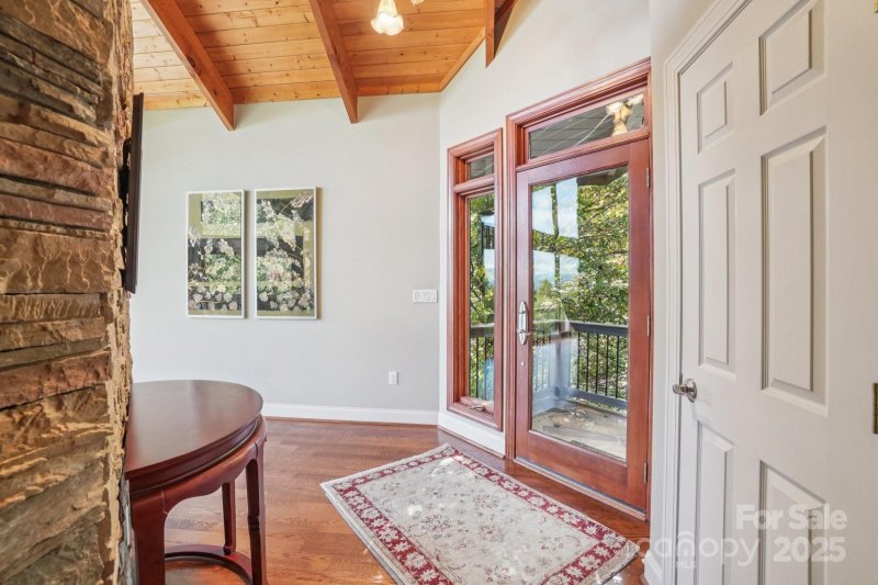 Property image 4 of 107 Woodglen Court in Kenmure, Flat Rock, NC 28731