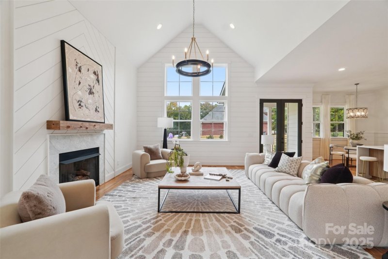 Property image 3 of 144 Sardis Lane in Lansdowne, Charlotte, NC 28270