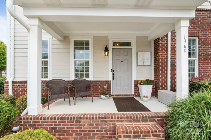 Property image 2 of 136 Morning Mist Lane in Waterlynn, Mooresville, NC 28117