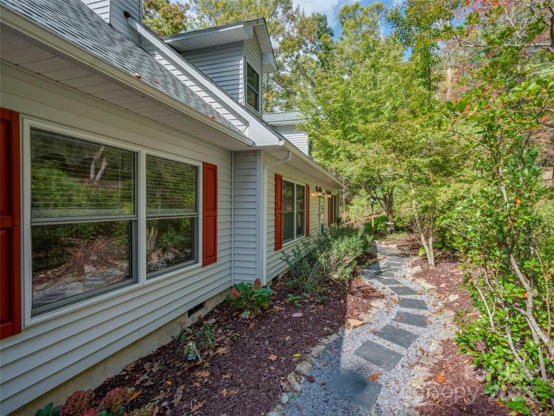 Property image 2 of 101 Windfall Circle in Chestnut Hills, Gerton, NC 28735