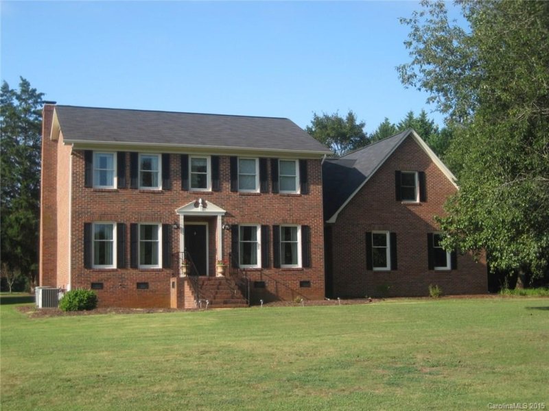2238 Shamrock Court
