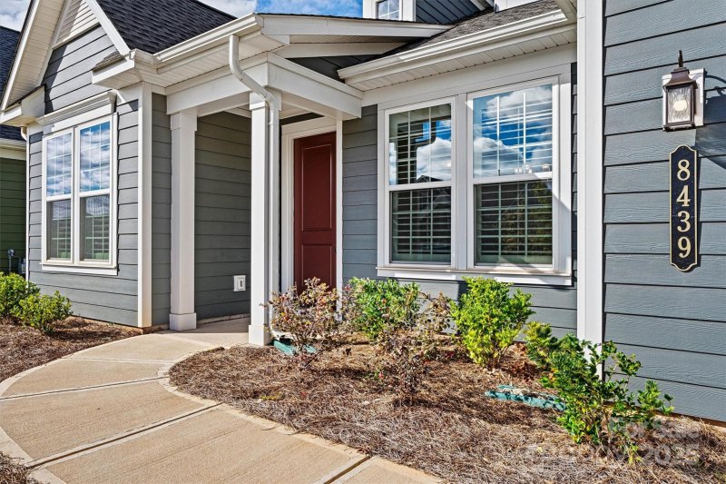 Property image 4 of 8439 Profit Lane in Cresswind, Charlotte, NC 28215