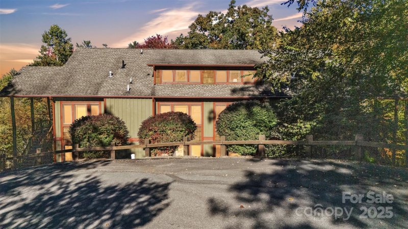 Property image 4 of 89 Springhouse Drive in Springhouse Villas, Elk Park, NC 28622