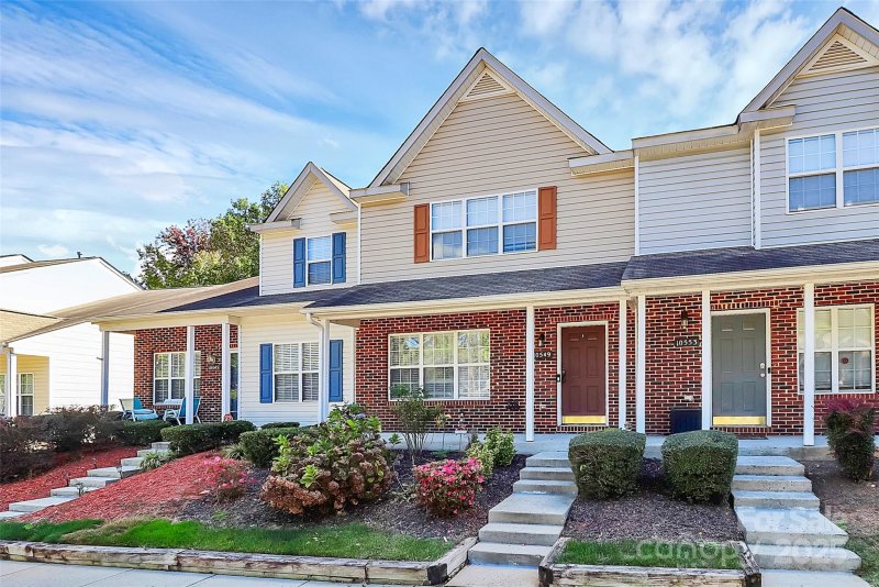 Property image 2 of 10549 Yellow Rose Lane in Hunter Downs, Charlotte, NC 28269