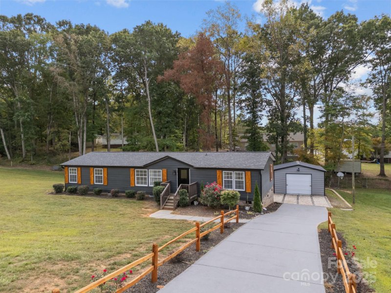 Property image 2 of 13801 Saint Thomas Drive in Island Creek, Stanfield, NC 28163