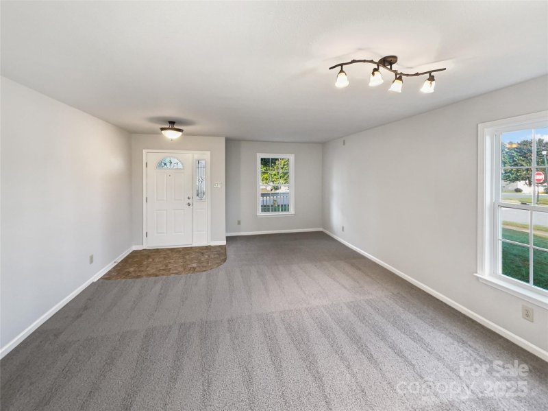 Property image 3 of 152 Farm Springs Drive in Kendrick Farm, Mount Holly, NC 28120