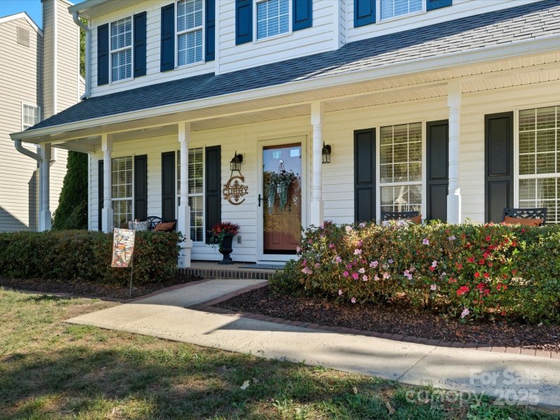 Property image 2 of 111 Shade Tree Circle in Whitegrove, Fort Mill, SC 29715