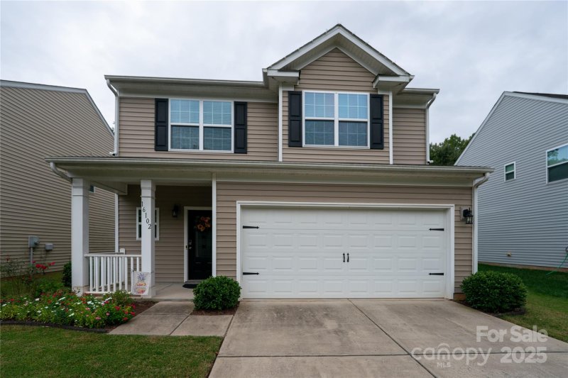 Property image 2 of 16102 Long Talon Way in Falcon Ridge, Charlotte, NC 28278
