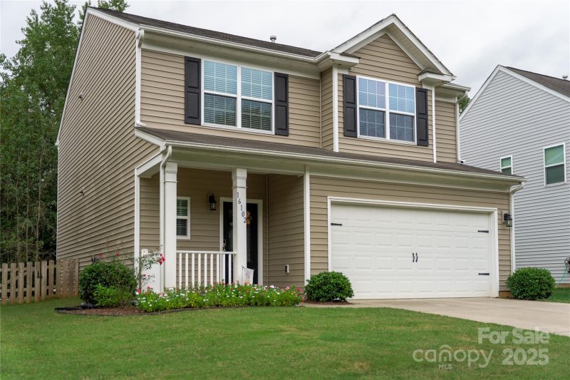 Property image 3 of 16102 Long Talon Way in Falcon Ridge, Charlotte, NC 28278