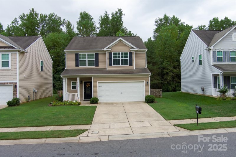 Property image 5 of 16102 Long Talon Way in Falcon Ridge, Charlotte, NC 28278