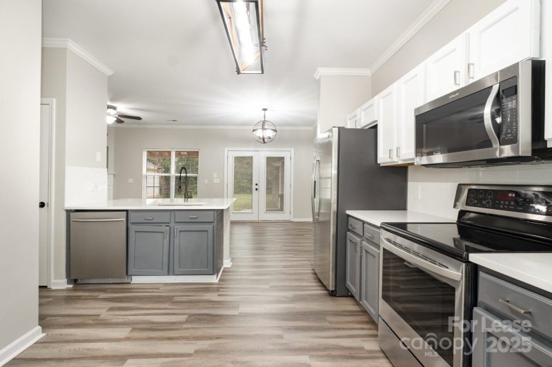 Property image 2 of 10974 Heritage Green Drive in Heritage Green, Cornelius, NC 28031