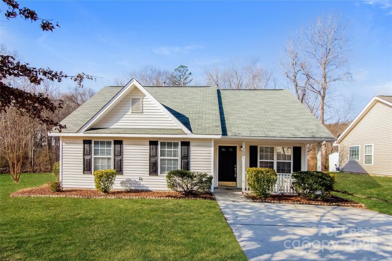 3221 Forest Creek Court