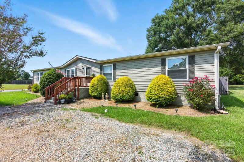 Property image 2 of 1001 Olde Creek Trail in Stones Throw, Concord, NC 28025