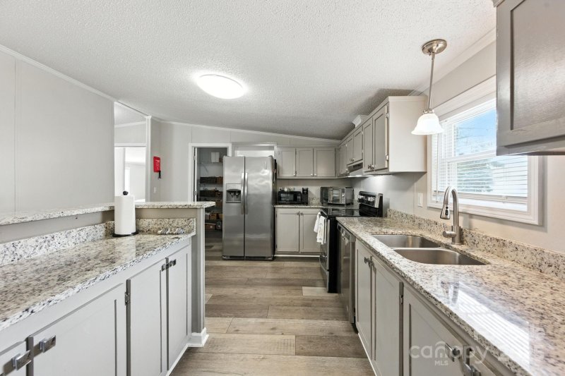 Property image 3 of 1001 Olde Creek Trail in Stones Throw, Concord, NC 28025