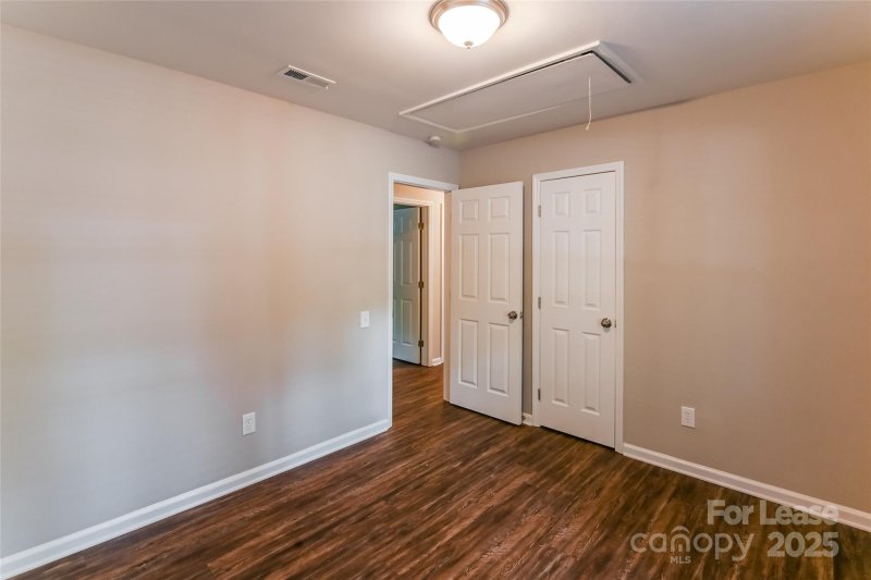 Property image 3 of 5837 Carved Oak Circle in Hickory Ridge, Charlotte, NC 28227