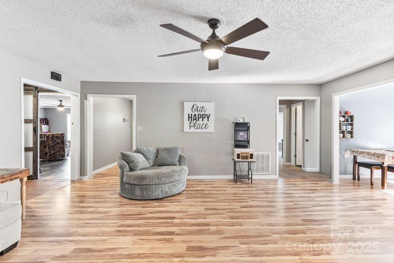 Property image 4 of 26 Sydney Lane in Windy Hill Farms, Asheville, NC 28806