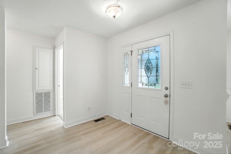 Property image 4 of 708 Redah Avenue in Redah Acres, Locust, NC 28097