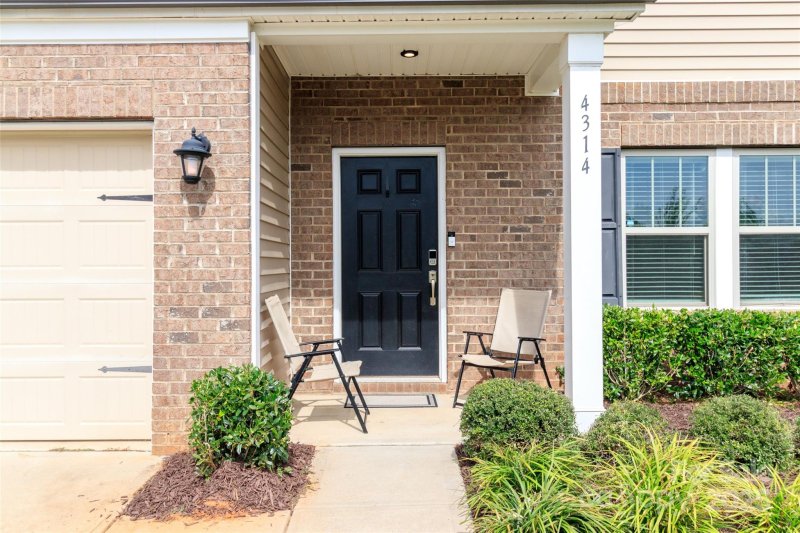 Property image 3 of 4314 Collingham Drive in Haywyck Meadows, Charlotte, NC 28273