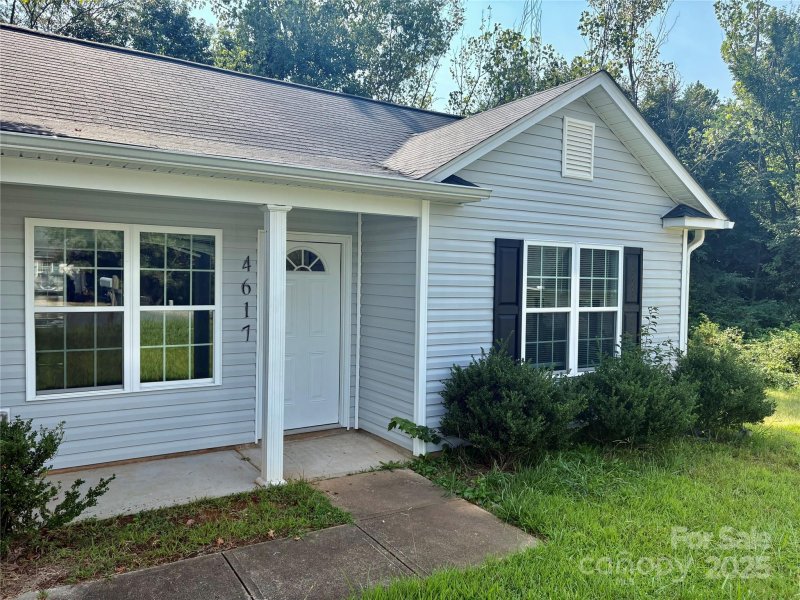 Property image 2 of 4617 Wind Chime Court in Windy Ridge, Charlotte, NC 28208