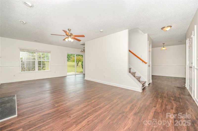 Property image 5 of 3749 Dashiel Drive in Hunting Creek, Charlotte, NC 28262