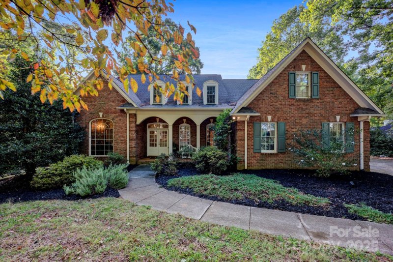 1707 Walden Pond Lane