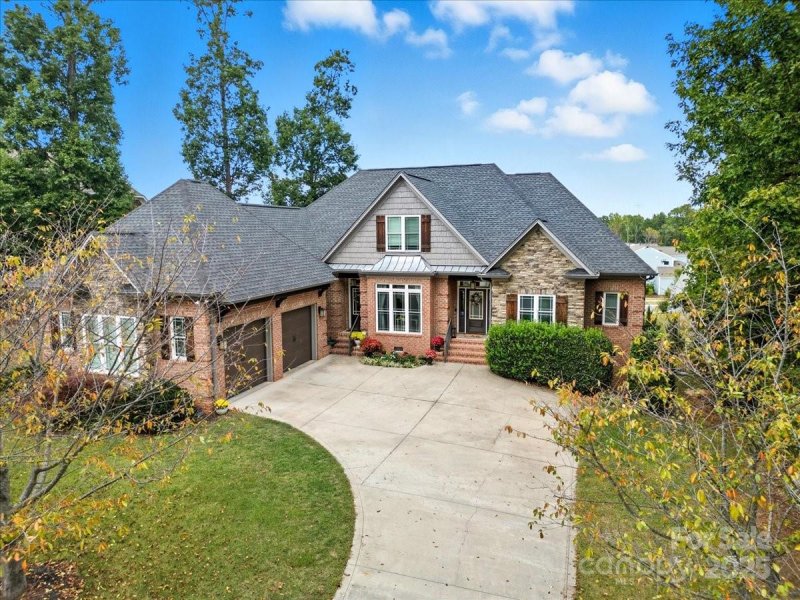 7511 Pine Glade Drive