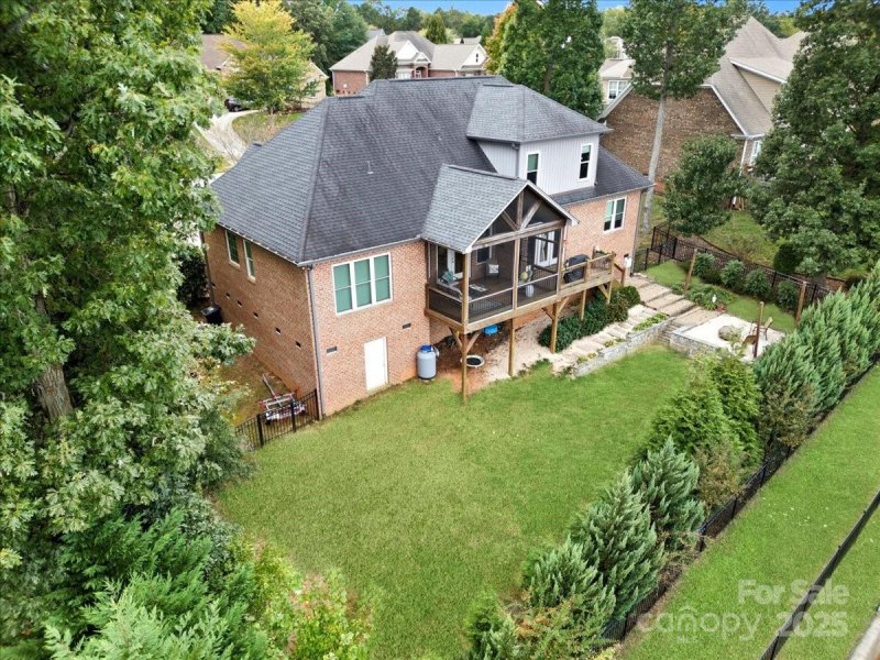 Property image 3 of 7511 Pine Glade Drive in Fairfield Forest, Denver, NC 28037