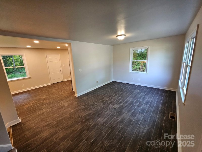 Property image 4 of 3121 Revolution Park Drive in Clanton Park, Charlotte, NC 28217