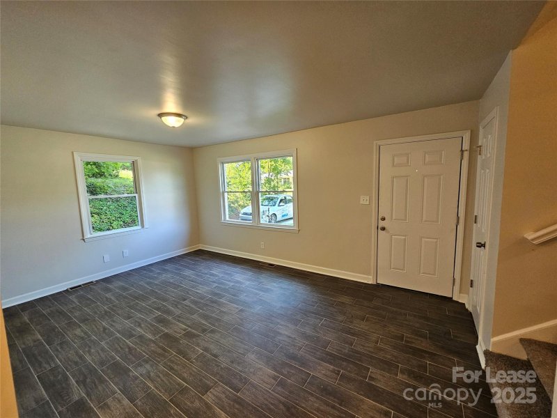 Property image 5 of 3121 Revolution Park Drive in Clanton Park, Charlotte, NC 28217