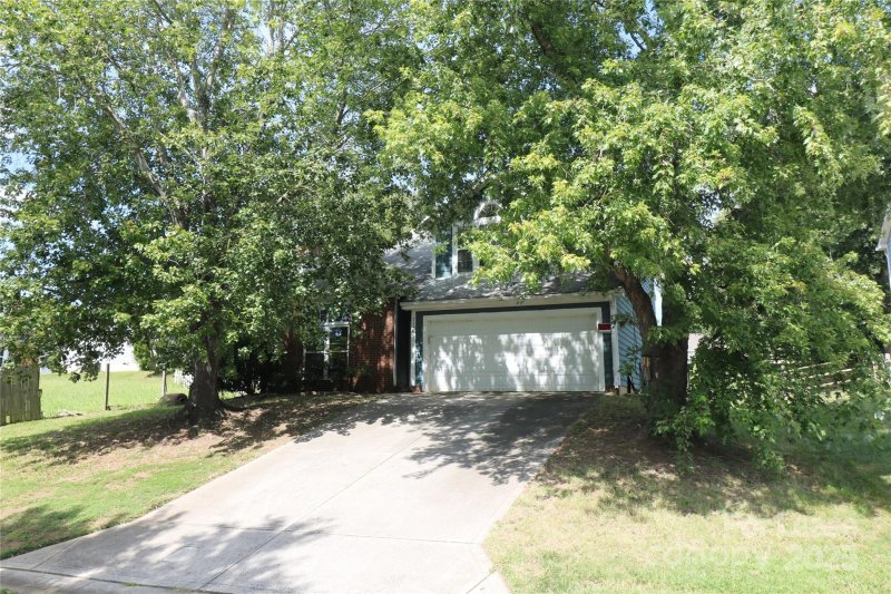 Property image 2 at 7130 Lanark Court, Charlotte, NC 28217