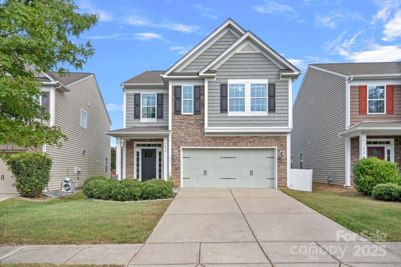 Property image 2 at 414 Knothole Lane, Charlotte, NC 28214