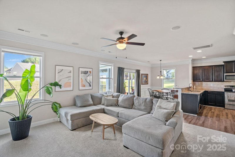 Property image 5 at 414 Knothole Lane, Charlotte, NC 28214