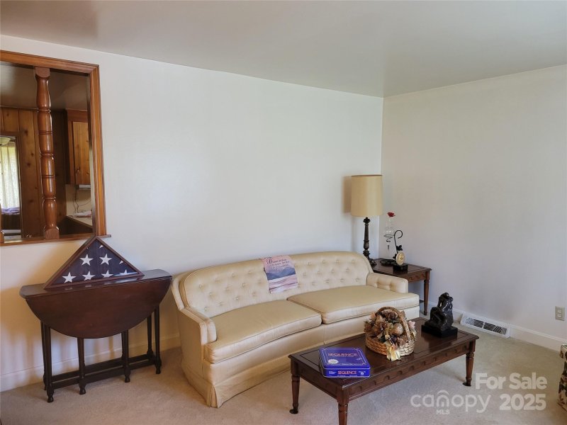 Property image 4 of 2516 Dalebrook Drive in Dalebrook, Charlotte, NC 28216