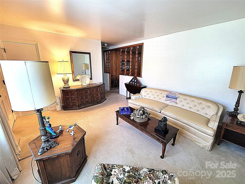 Property image 5 of 2516 Dalebrook Drive in Dalebrook, Charlotte, NC 28216