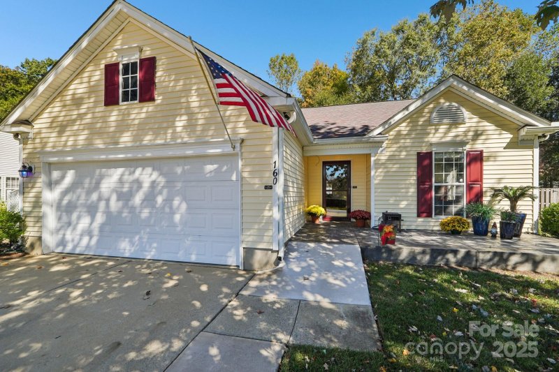 Property image 3 of 160 Brookstone Drive in Runnymeade, Mount Holly, NC 28120