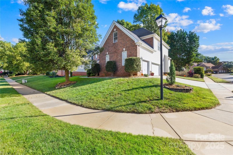 Property image 4 at 18937 Southport Drive, Cornelius, NC 28031