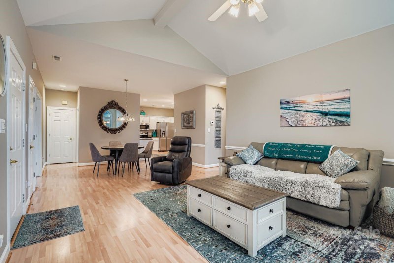 Property image 5 of 8406 Highland Glen Drive in The Glen at Highland Creek, Charlotte, NC 28269