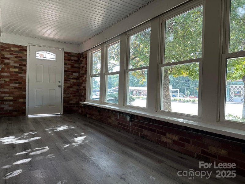 Property image 2 of 2818 Beatties Ford Road in Wilson Heights, Charlotte, NC 28216