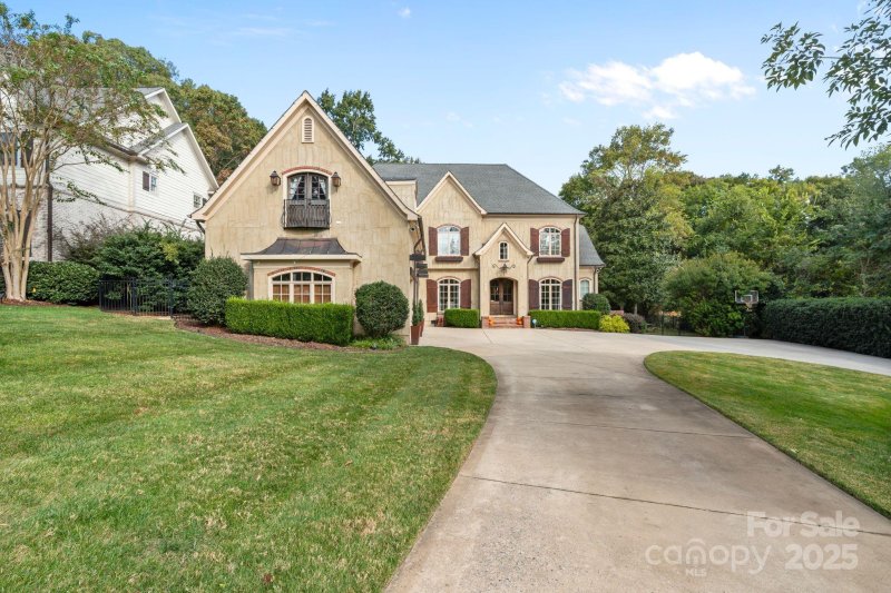 Property image 4 of 924 Jefferson Drive in Jefferson Park, Charlotte, NC 28270