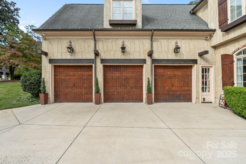 Property image 5 of 924 Jefferson Drive in Jefferson Park, Charlotte, NC 28270