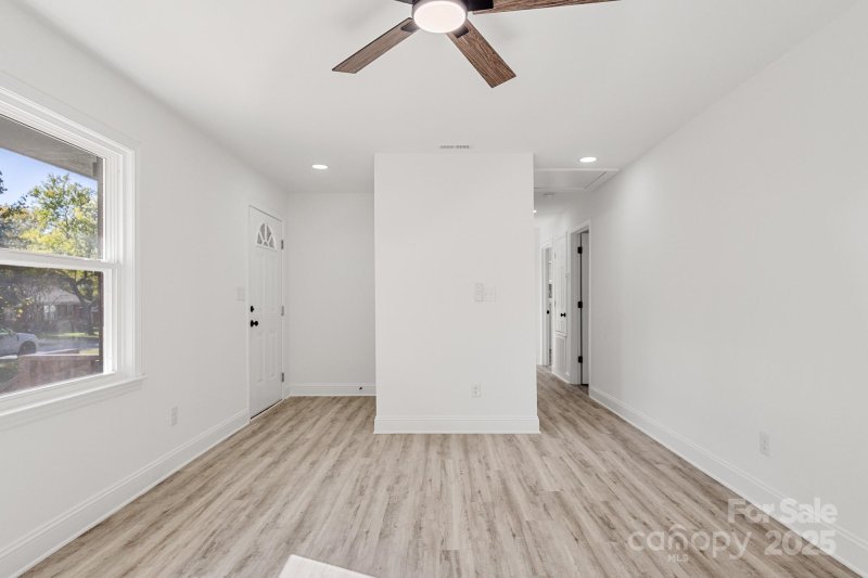 Property image 4 at 2816 Dalecrest Drive, Charlotte, NC 28269