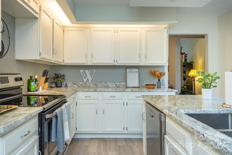 Property image 4 of 115 Clubwood Court in Deerwood, Asheville, NC 28803