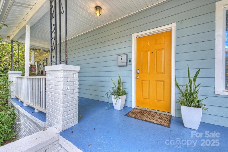 Property image 5 of 335 Katonah Avenue in Seversville, Charlotte, NC 28208