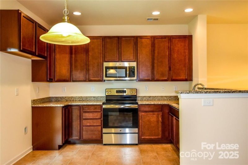 Property image 5 of 194 Limerick Road in Woodburn Crossing, Mooresville, NC 28115