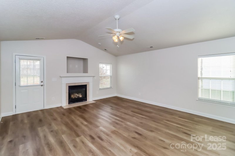 Property image 4 of 3624 Crowders View Drive in Crowders View, Gastonia, NC 28052