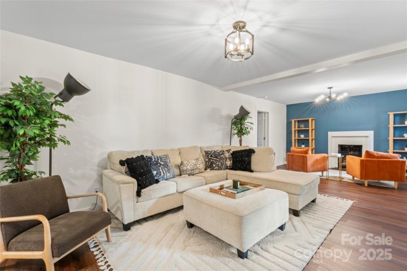 Property image 5 of 615 Ligustrum Street in Homewood, Charlotte, NC 28206