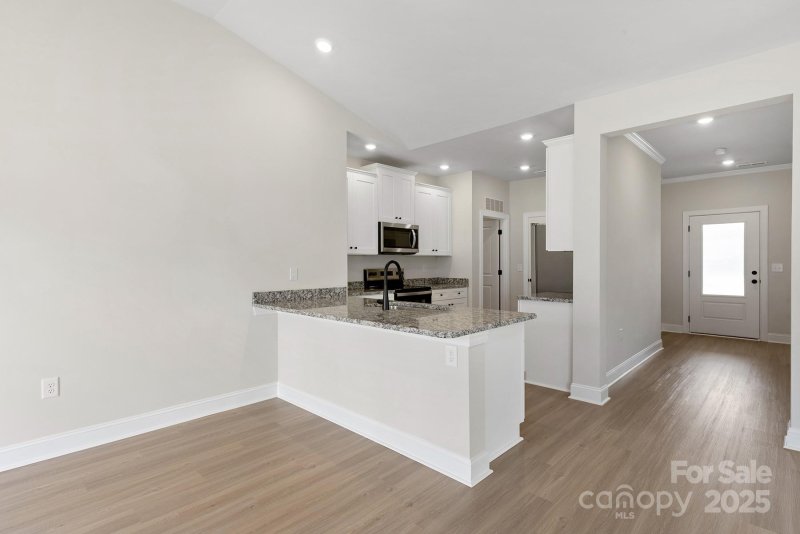 Property image 3 of 4033 Bolo Drive in Ascot Woods, Charlotte, NC 28215